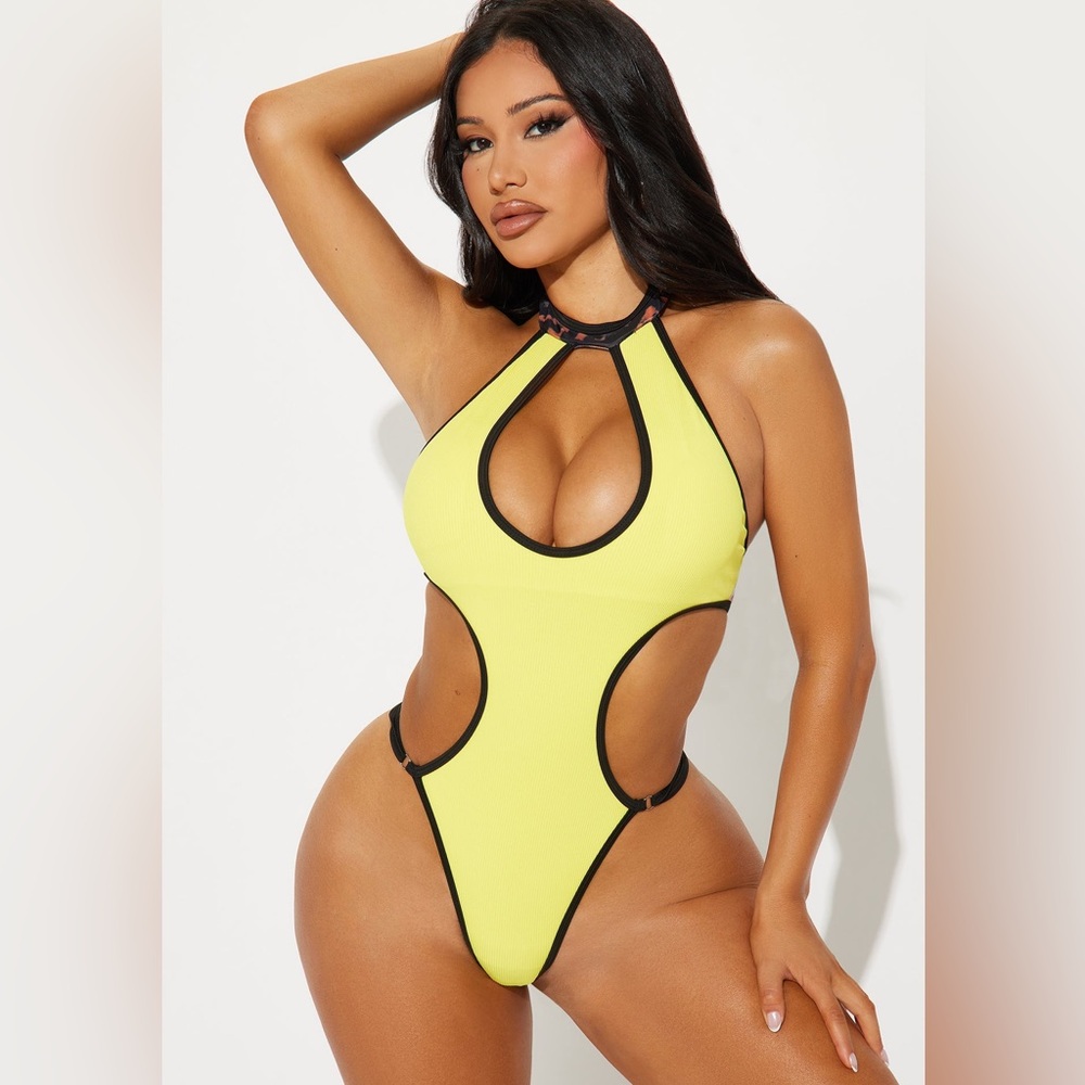 COPY - NWT FASHION NOVA Daria Cutout 1 Piece Monokini - Medium